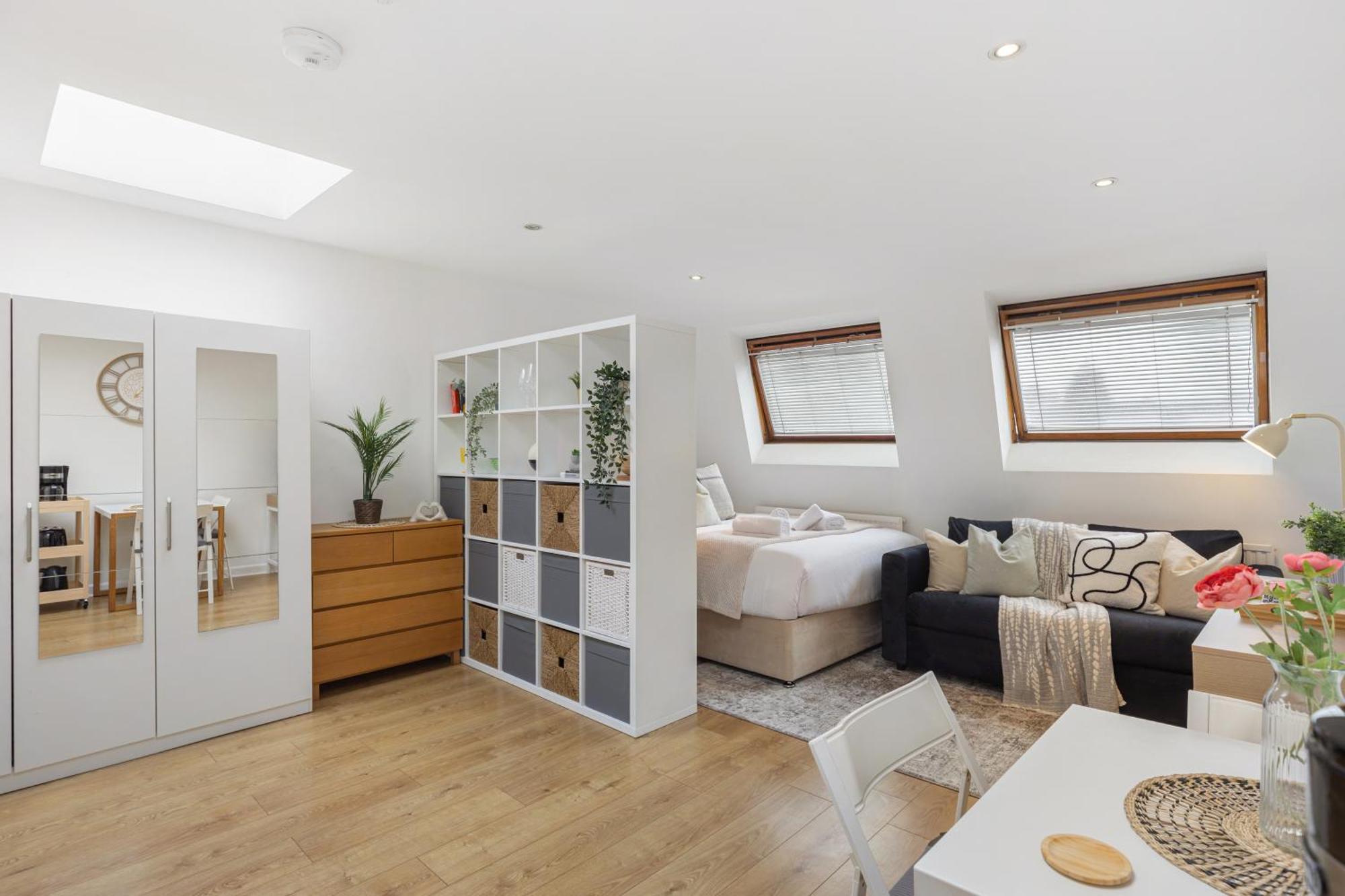 Apartment Bayswater Delight 59c *